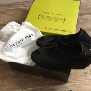 Bernie Mev Women’s Halle Peep Toe - Size 41